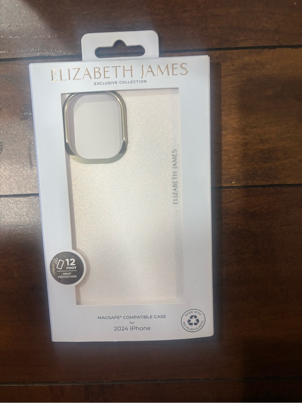 Elizabeth and James Pearl White MagSafe-Compatible iPhone Case